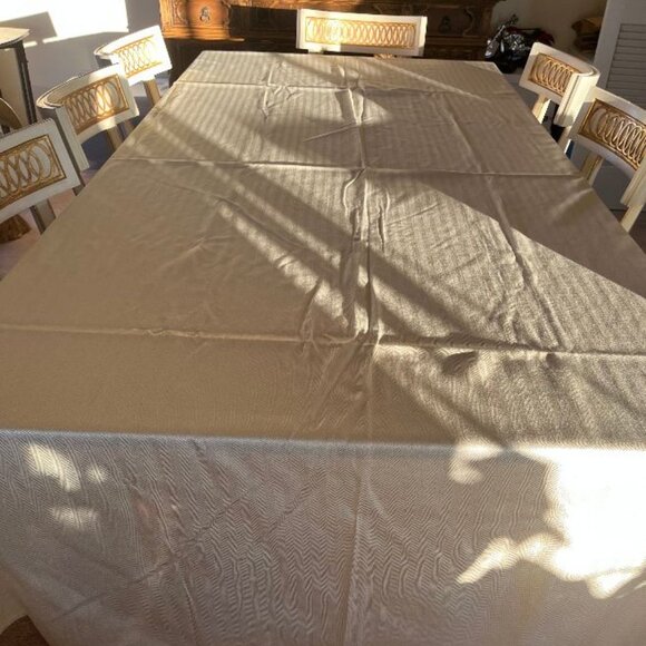 New 117 Inch Off-White/Winter White Herringbone Design Tablecloth - Picture 1 of 3